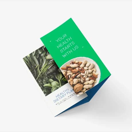 Gepersonaliseerde 4-luik folder met venstervouw voor communicatie